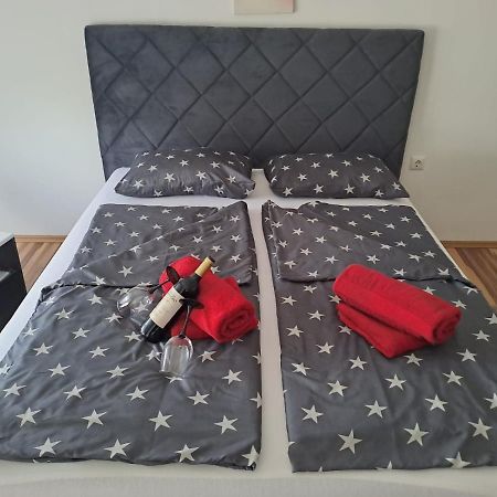 Studio Apartman Bf 斯拉沃尼亚布罗德 外观 照片