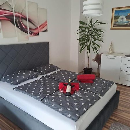 Studio Apartman Bf 斯拉沃尼亚布罗德 外观 照片