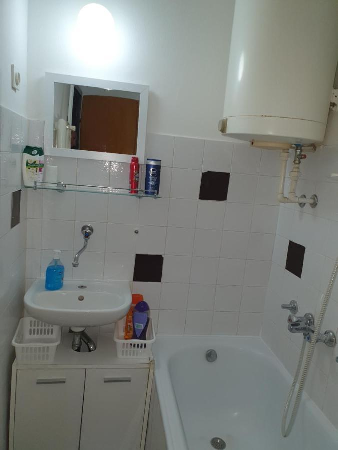 Studio Apartman Bf 斯拉沃尼亚布罗德 外观 照片